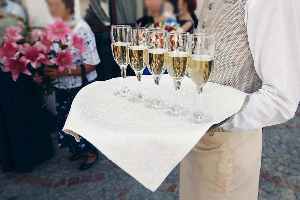 Adăugați o echipă de experți